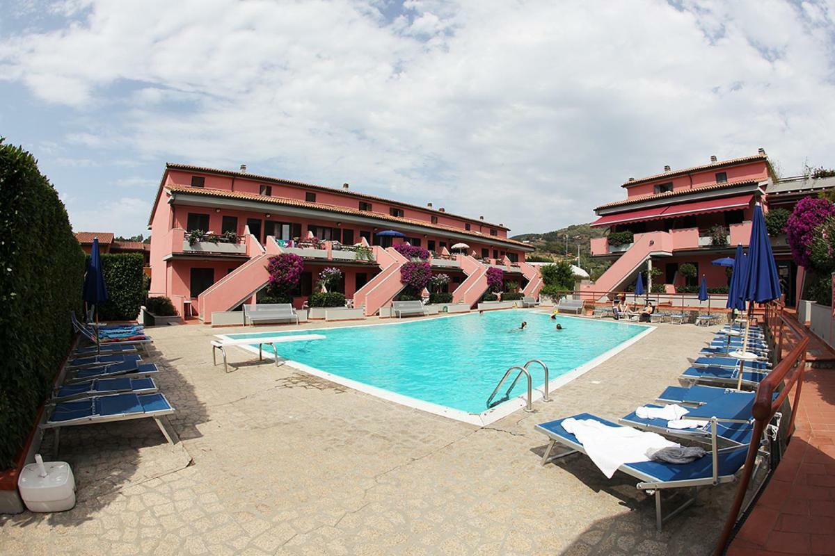 Elba Vip Aparthotel Porto Azzurro Luaran gambar
