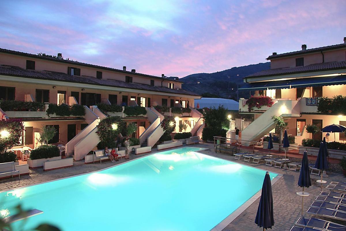 Elba Vip Aparthotel Porto Azzurro Luaran gambar